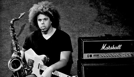 Jake Clemons zmierzy się z legendą Clarence Clemonsa. fot. Matthew Carasella